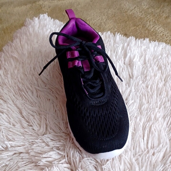 Comfortview Mesh Sneakers - Women's Size 8.5 Wide  Black/White/Purple - NWOT - Picture 2 of 8